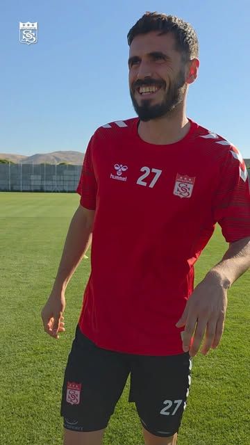 Sivasspor Kadroya Yeni Bir Oyuncu Kazandı: Valon Ethemi Takıma Katıldı
