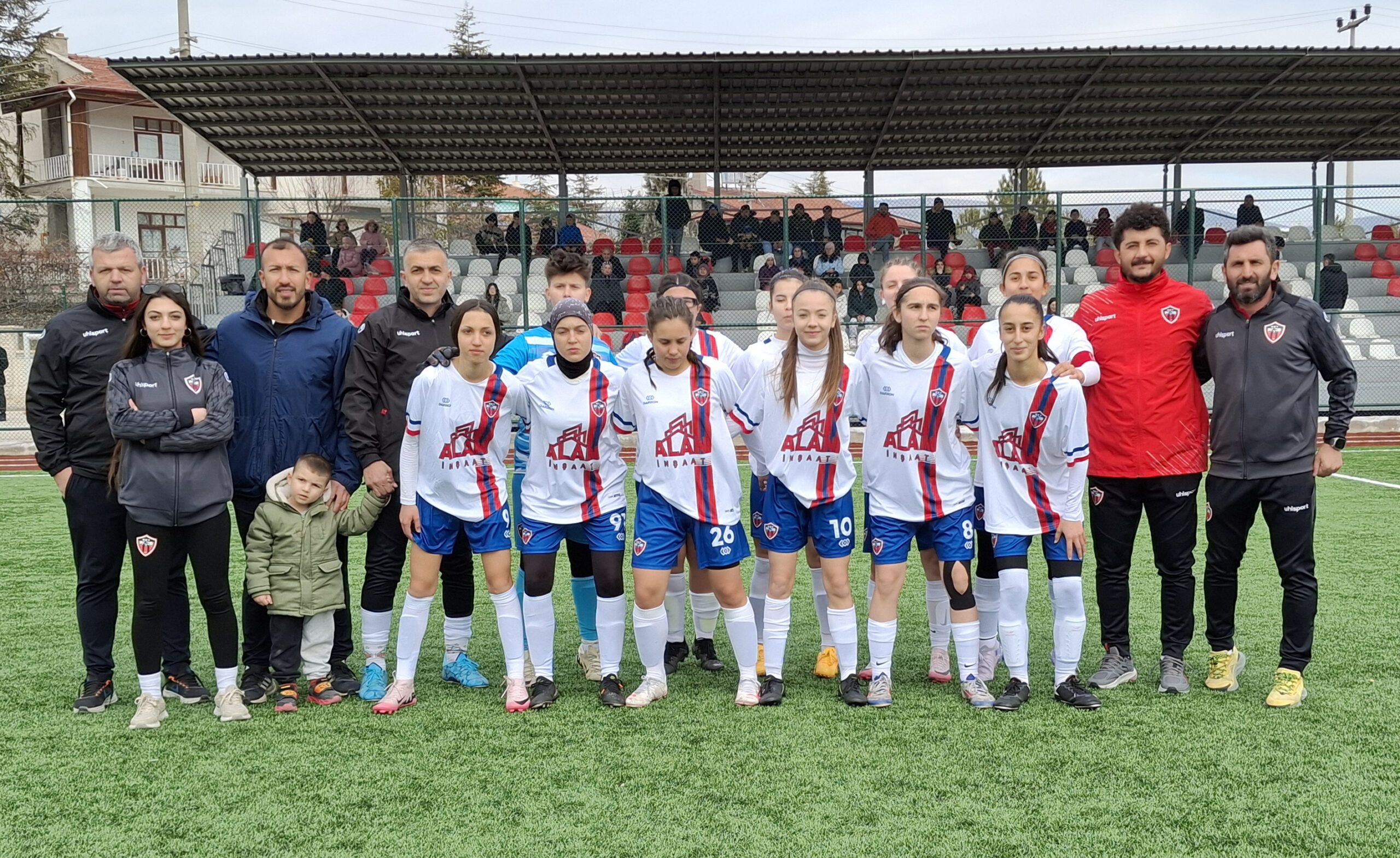 Beypars Spor 3 ligde top koşturan kızlar takımı sahadan galip ayrıldı - Birlik Haber Ajansı