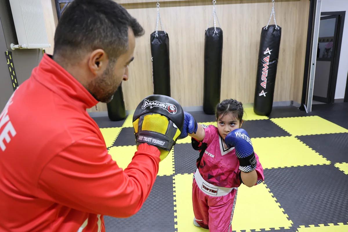 Akran Zorbalığına Karşı Kick Boksla Yükselen Başarı: 4 Yaşında Başladı, Türkiye Üçüncüsü Oldu