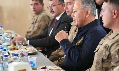 Hakkari Yüksekova'da Hudut Nöbetindeki Kahraman Jandarmalar Ziyaret Edildi