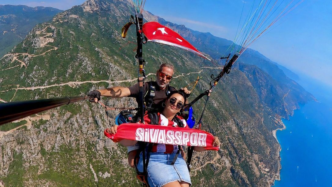 Fethiye'de Yamaç Paraşütü Yaptı!