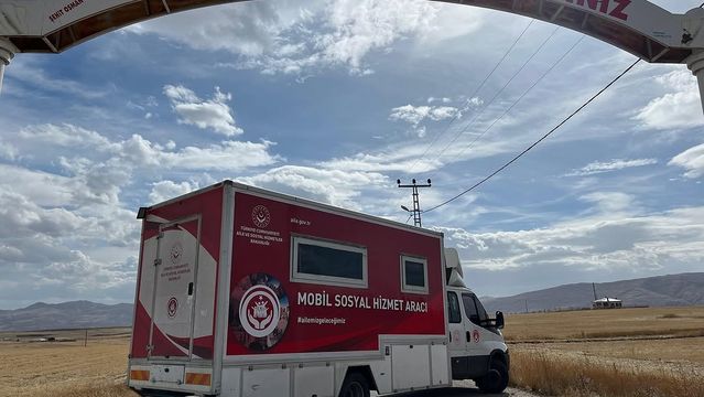 Sivas'ta Mobil Sosyal Hizmet Aracı Hafik ve Köylerinde Hizmet Verdi