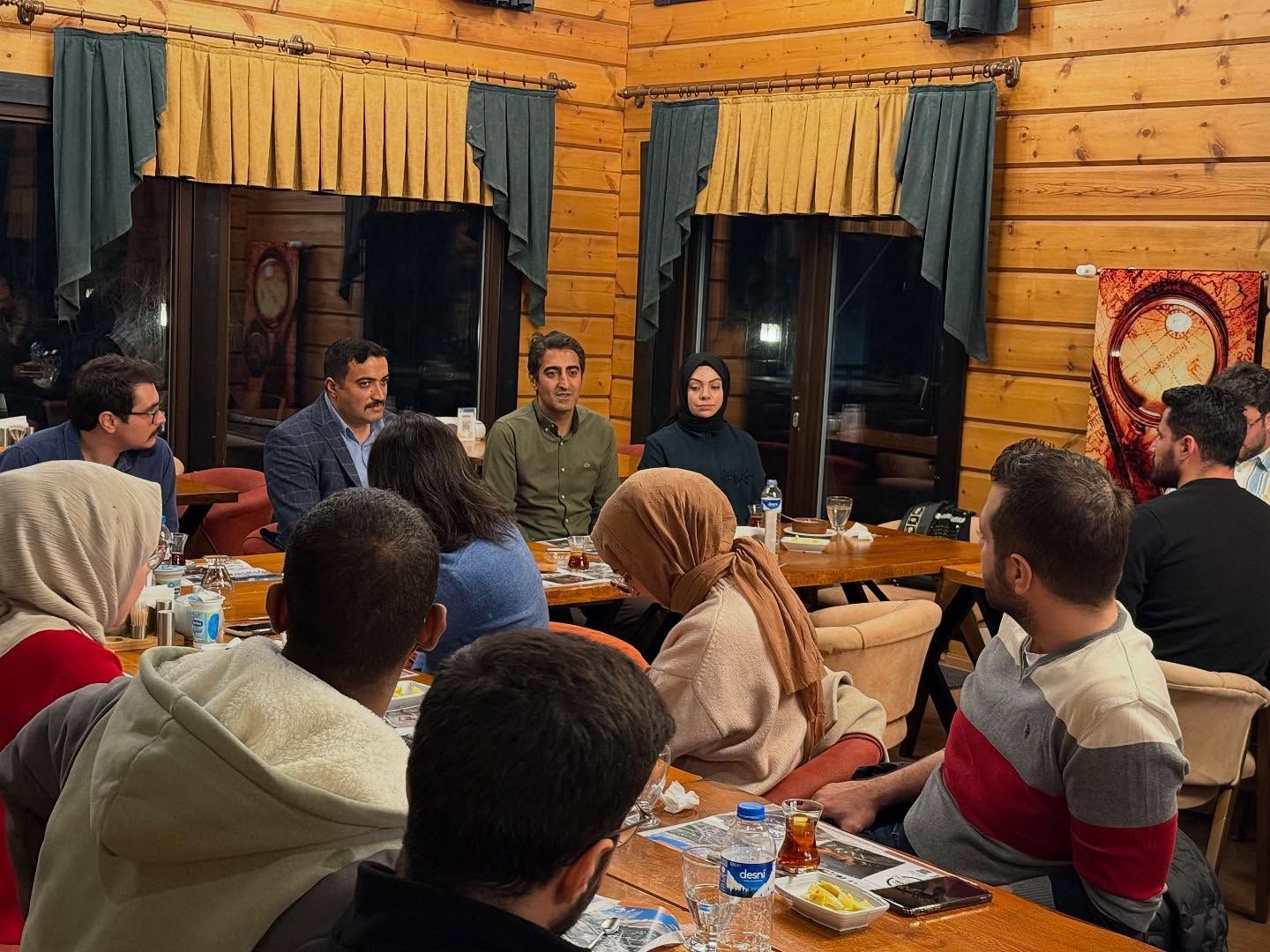 Sarıkamış Kaymakamı Aslantatar ve Belediye Başkanı Kılıç sağlıkçılarla iftarda buluştu - Birlik Haber Ajansı