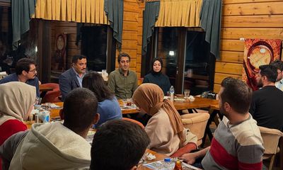 Sarıkamış Kaymakamı Aslantatar ve Belediye Başkanı Kılıç sağlıkçılarla iftarda buluştu - Birlik Haber Ajansı