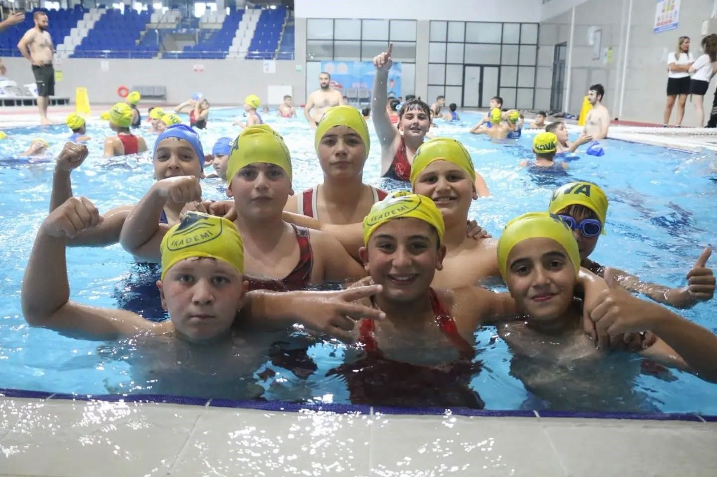 Minik Sporcuların Kampı Yüzme Etkinliğiyle Tamamladı
