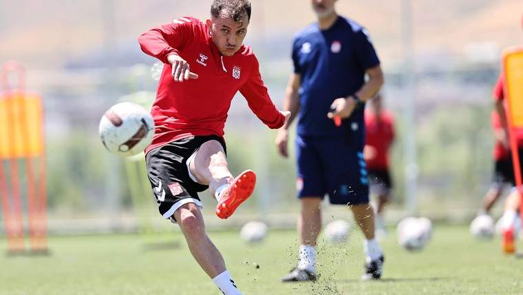 Ziya Erdal, 17 Yıllık Sivasspor Kariyerini Duygusal Bir Veda ile Noktaladı