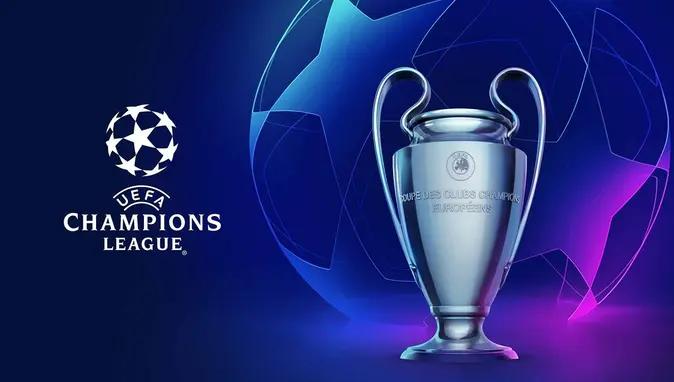 UEFA Şampiyonlar Ligi logosu yanında, mavi ve mor arka plan önünde gümüş kupa duruyor.