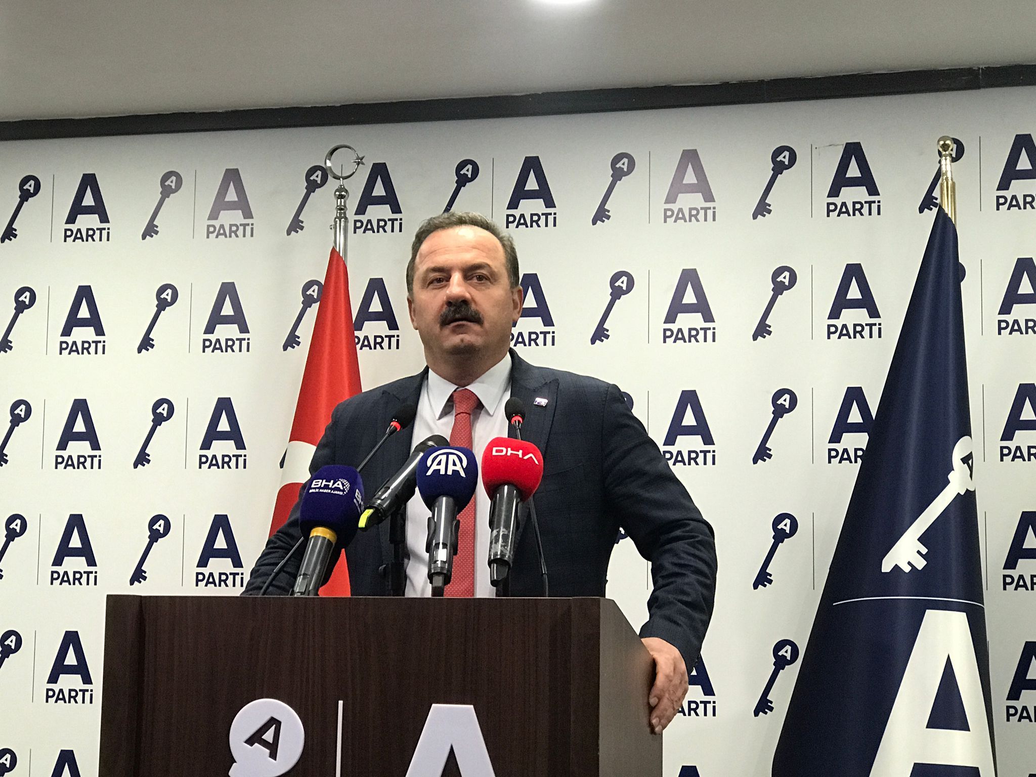 Yavuz Ağıralioğlu: Kılıçdaroğlu, Öcalan’ı ya bizden önce çıkarırsa diye endişe etmişsiniz - Birlik Haber Ajansı