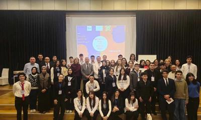 Sivas’ta Liseler Arası İngilizce Münazara Heyecanı: “We Debate for the Future 2026” Gençleri Geleceğe Taşıdı