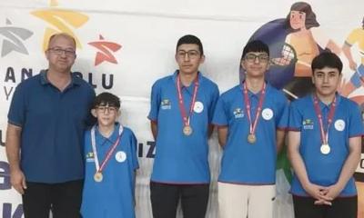 Sivas Badmintonda Çifte Başarı!