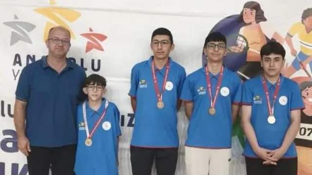 Sivas Badmintonda Çifte Başarı!