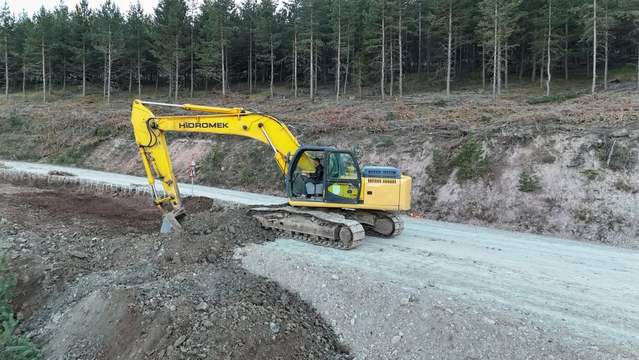 Sivas'ta Koyulhisar'ın Kızılelma Köyü Yol Onarım Çalışmalarına Kavuşuyor