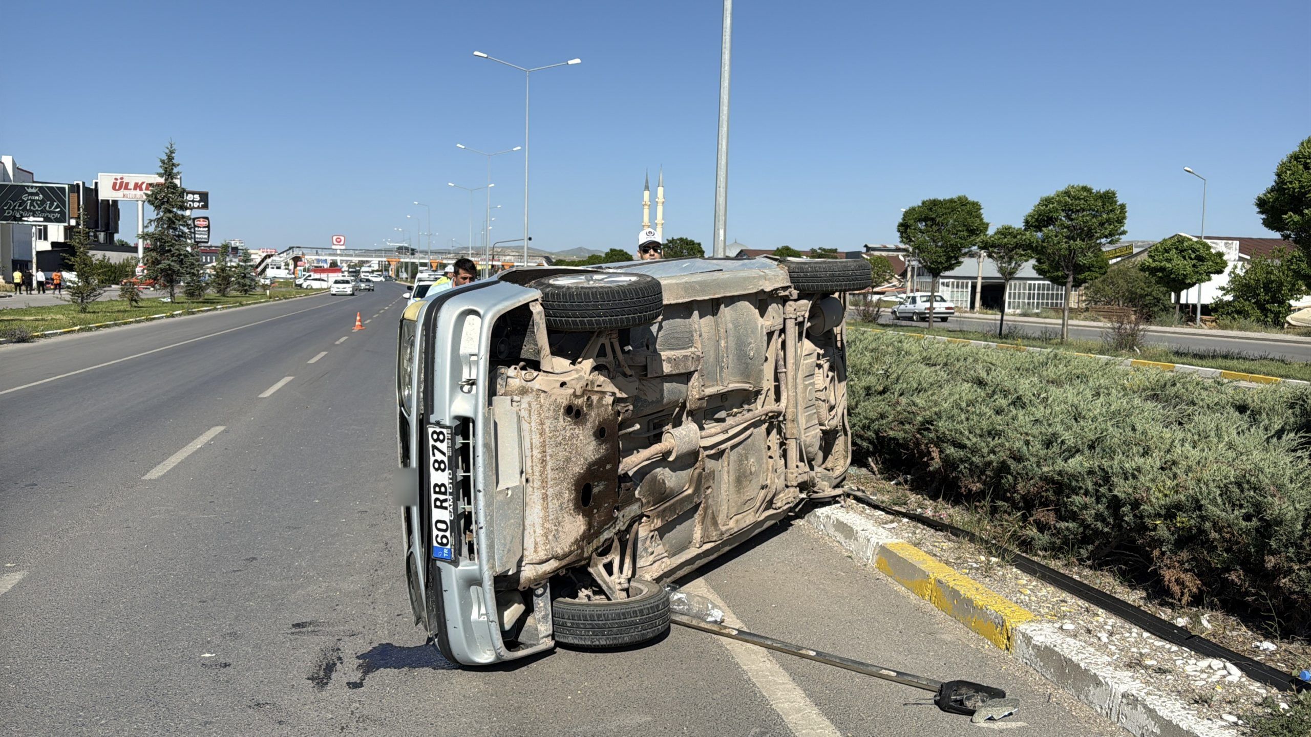 Sivas-Ankara Karayolu’nda Feci Kaza: 2 Yaralı