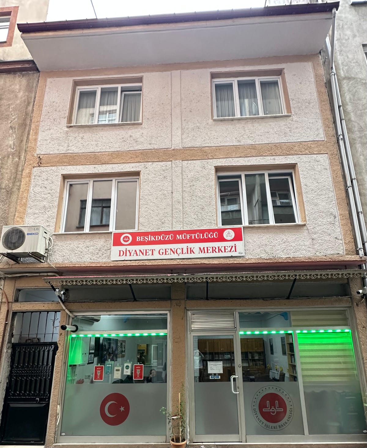 Beşikdüzü Müftülük Gençlik Merkezi göz kamaştırıyor - Birlik Haber Ajansı