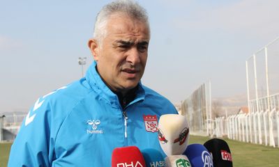 Sivasspor Teknik Direktörü Altıparmak'tan Net Hedef: "Şampiyonluktur!"