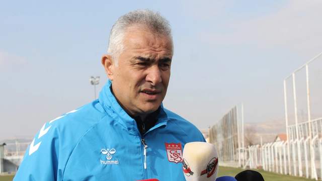 Sivasspor Teknik Direktörü Altıparmak'tan Net Hedef: "Şampiyonluktur!"
