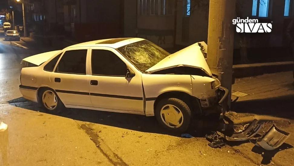 Kontrolden Çıkan Araç Kaza Yaptı