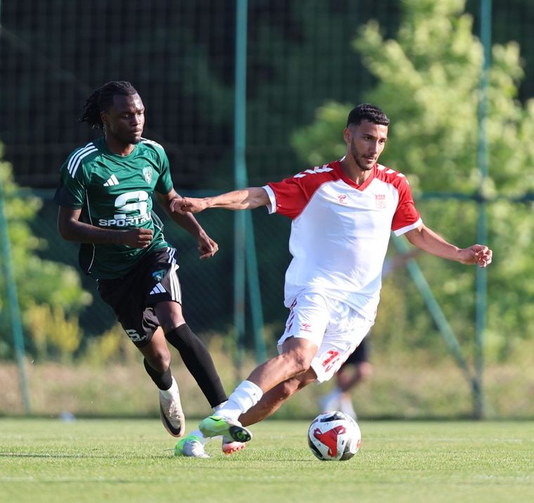 Sivasspor, Kocaelispor'a Hazırlık Maçında 2-1 Yenildi
