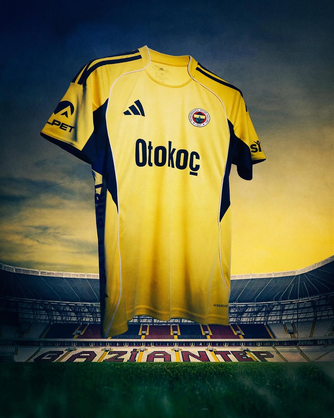 Fenerbahçe, Adidas ve Fenerium İş Birliğiyle Hazırlanan Yeni Formasıyla Sahanede