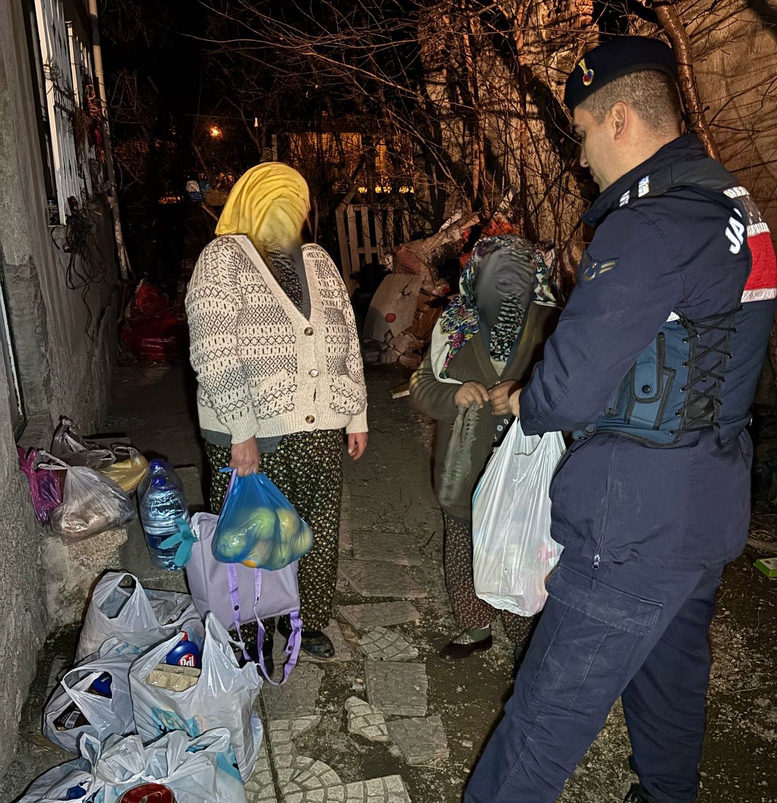 Çay'da Jandarmanın toplum destekli çalışması gönülleri ısıttı - Birlik Haber Ajansı