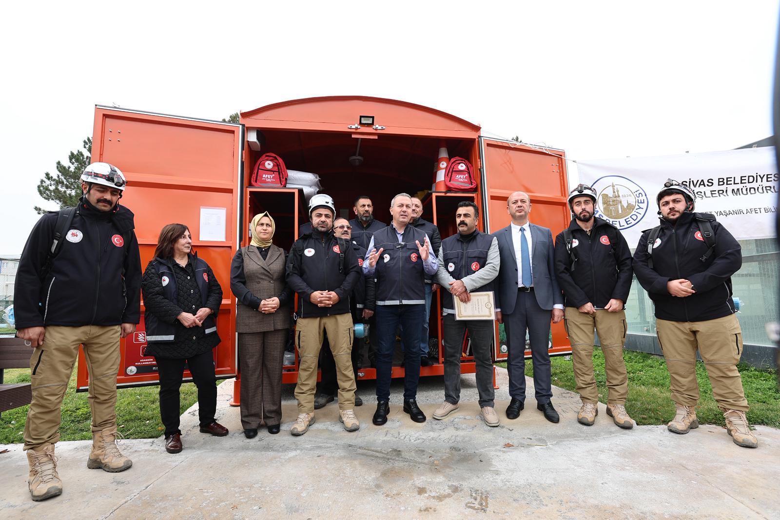 SİVAS’TA AFET GÖNÜLLÜLERİ EĞİTİMLERİNİ TAMAMLADI