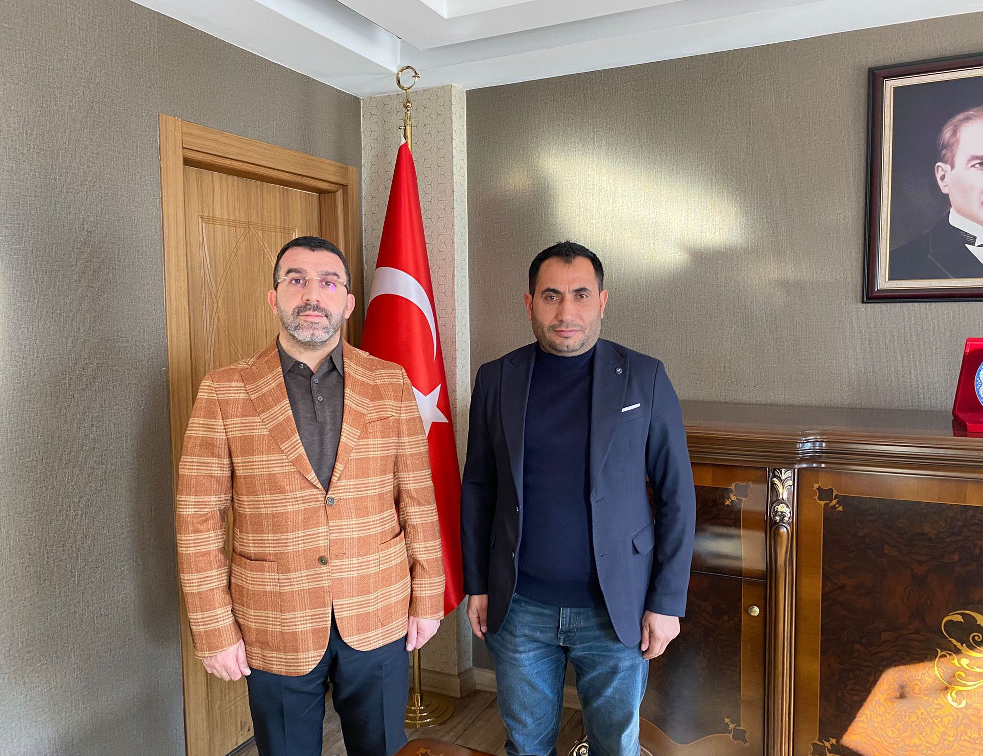 Kars Milletvekili Adem Çalkın, Digor Belediye Başkanı Adem Oyman'ı ziyaret etti - Birlik Haber Ajansı