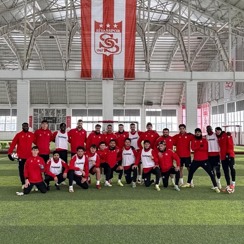 Kar Altında Hazırlık: Özbelsan Sivasspor, Amed Maçı Öncesi Tempo Yükseltti