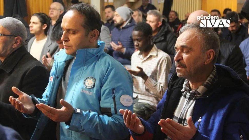 6 Şubat Yıl Dönümünde Sivas'ta Dualar Edildi