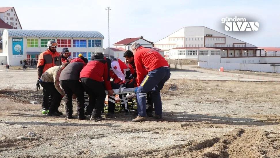 Yıldız Dağı'nda Kayak Yaparken Ayağını Kırdı