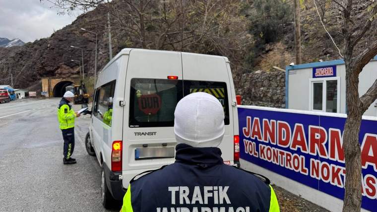 Artvin’de jandarma ekiplerince geçen yıl 6 bin 205 vatandaşa trafik güvenliği eğitimi verildi - Birlik Haber Ajansı
