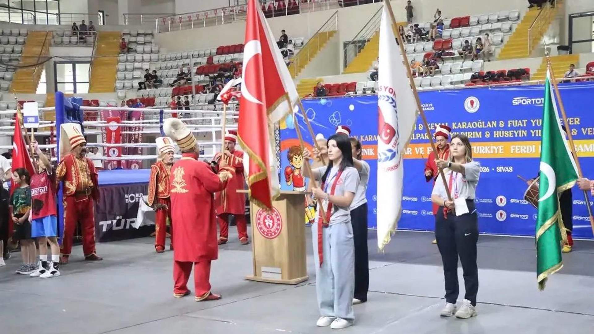 Sivas’ta yumruklar şampiyonluk için atılıyor!