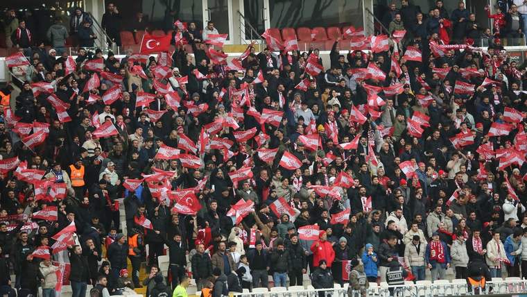 Sivasspor–Amed Maçına Tribünlerden Güçlü Mesaj: Taraftar İlgisi Sezon Ortalamasının Üzerine Çıktı