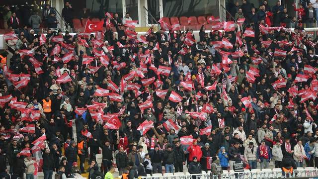 Sivasspor–Amed Maçına Tribünlerden Güçlü Mesaj: Taraftar İlgisi Sezon Ortalamasının Üzerine Çıktı
