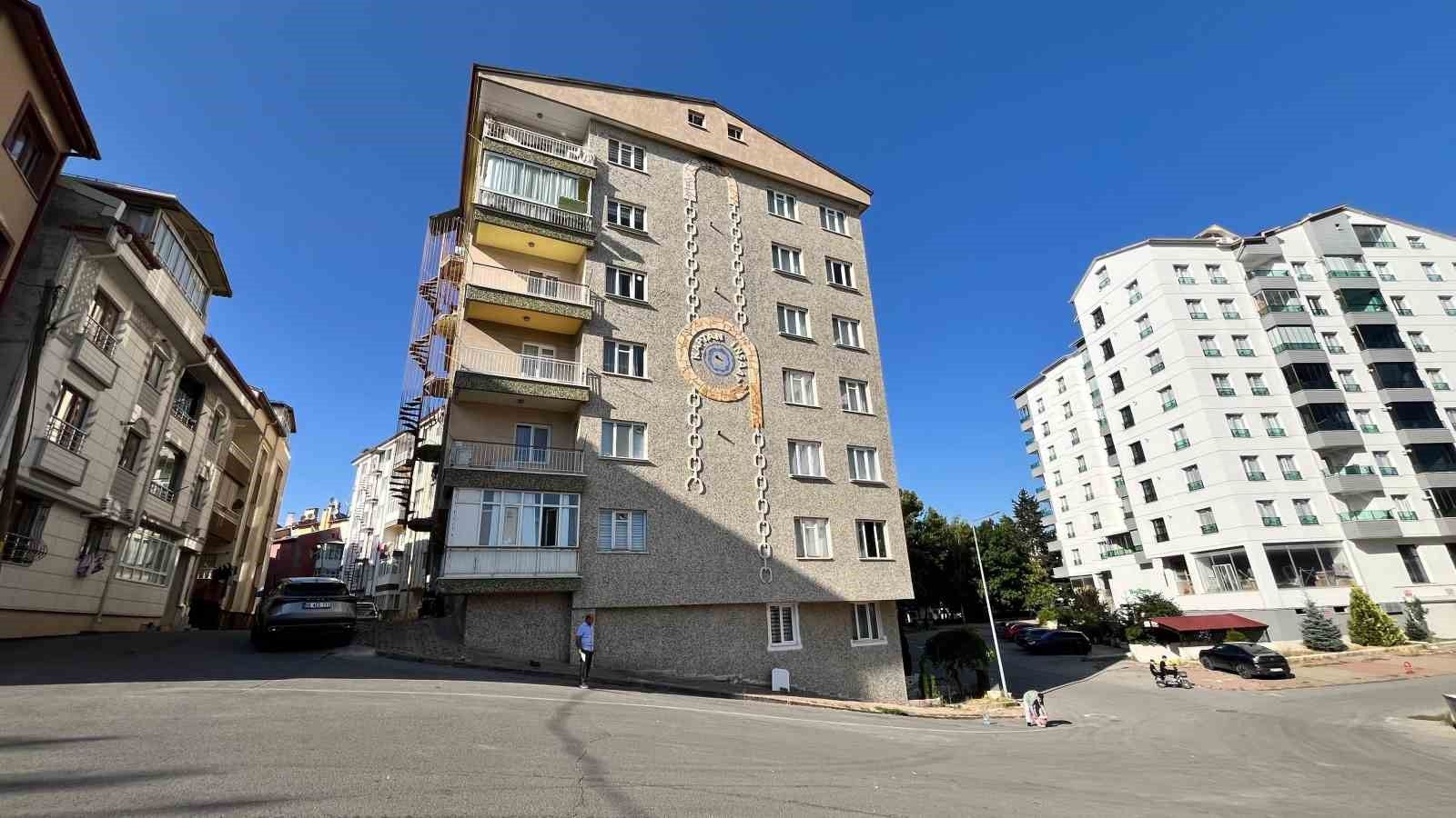 Sivas Çayyurt Mahallesi’nde yolun ortasına sınır çizgisi çekildi