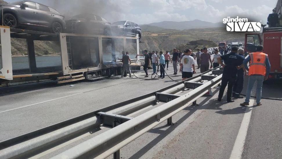 Sıfır Kilometre Araçlar Alevlerden Kurtarıldı