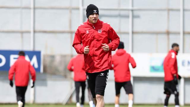 Sivasspor-İstanbulspor Maçı Öncesi Son Hazırlık Tamamlandı: Kritik 90 Dakika Başlıyor