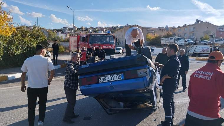Sivas'ta Ters Dönen Tofaş Kazasında Mucize!