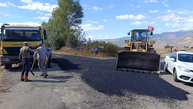 Sivas'ta Çitlice Köyü Yollarında Asfalt Çalışması Tamamlandı