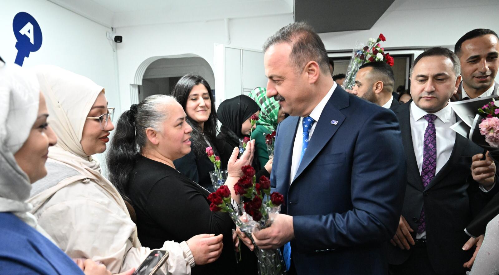 Ağıralioğlu Gebze'den seslendi: Vatanın ayağa kalkması kadınlarımız sayesinde oldu - Birlik Haber Ajansı