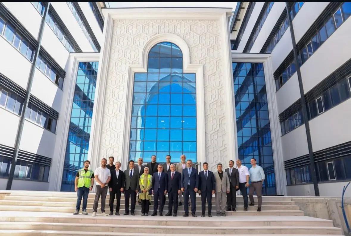 Sivas'ta İki Hastane İnşaatında Yerinde İnceleme