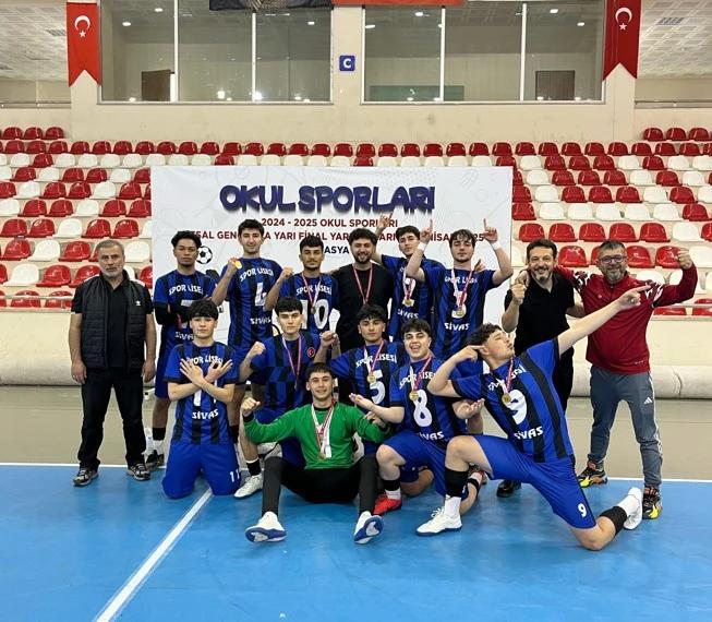 Sivas Ahmet Ayık Spor Lisesi'nden Türkiye Finallerine Büyük Başarı!