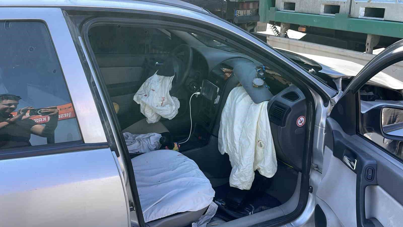 Polisin ‘dur’ ihtarına uymadı, tırın altına girdi