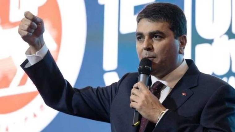 Olaylı Demokrat Parti kongresinde Uysal yeniden genel başkan seçildi: "2 milletvekili istifa edebilir"