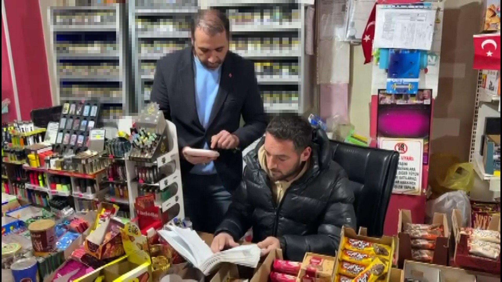 Zara'da İhtiyaç Sahiplerine Umut Eli: 100.000 TL Veresiye Borcu Kapatılıp Defter Yakıldı!