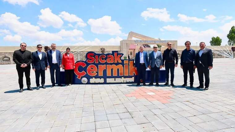 Vali Şimşek, Beraberindeki Heyetle Sıcak Çermik'i Ziyaret Etti