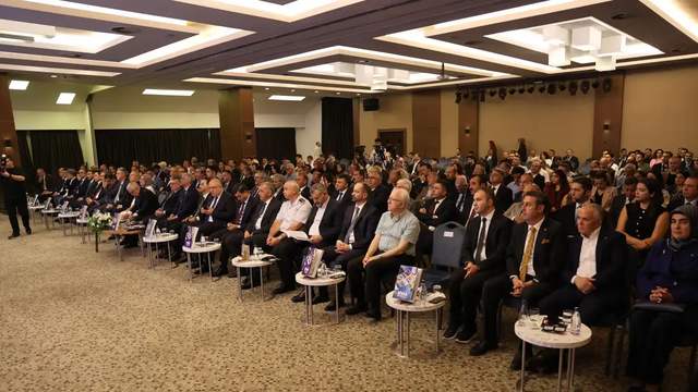 Yıllık Turizm Geliri 65 Milyar Dolara Yükseldi