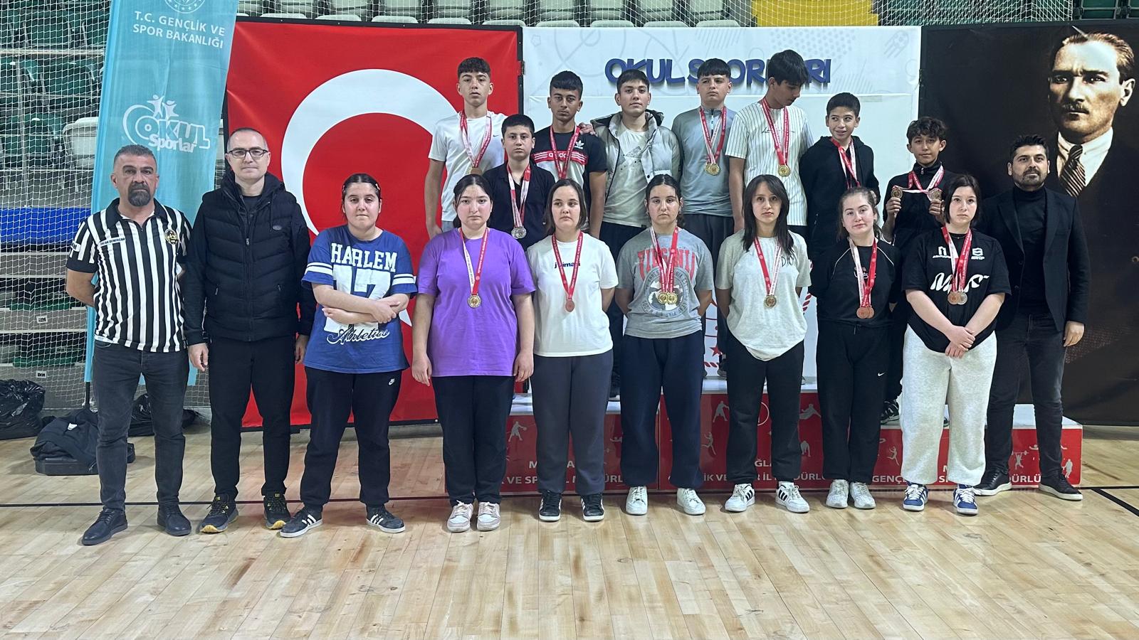 Muğla'da Fatih Ortaokulu, bilek güreşinde madalyaları sildi süpürdü - Birlik Haber Ajansı