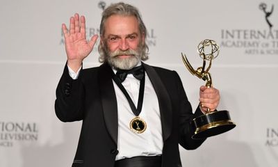 Haluk Bilginer’in Hayatı ve Projeleri: Türk Tiyatrosunun Usta İsmi