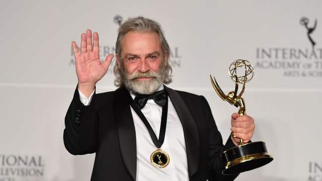 Haluk Bilginer’in Hayatı ve Projeleri: Türk Tiyatrosunun Usta İsmi