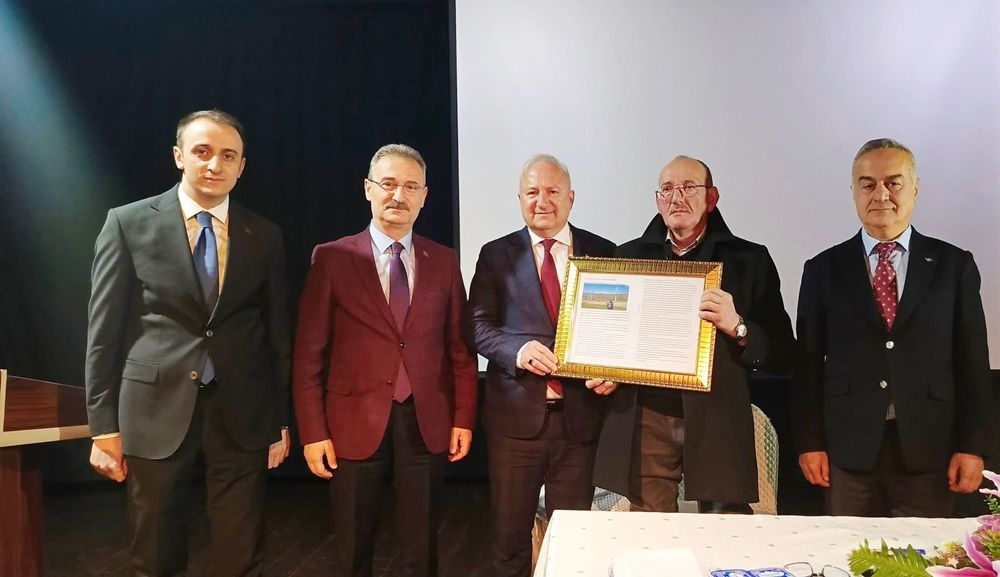 Özcan'dan Engin Komutanı duygulandıran hediye - Birlik Haber Ajansı
